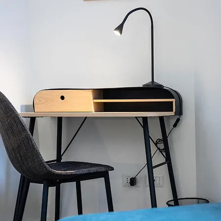 5' From Metro Lima, Design * ميلان